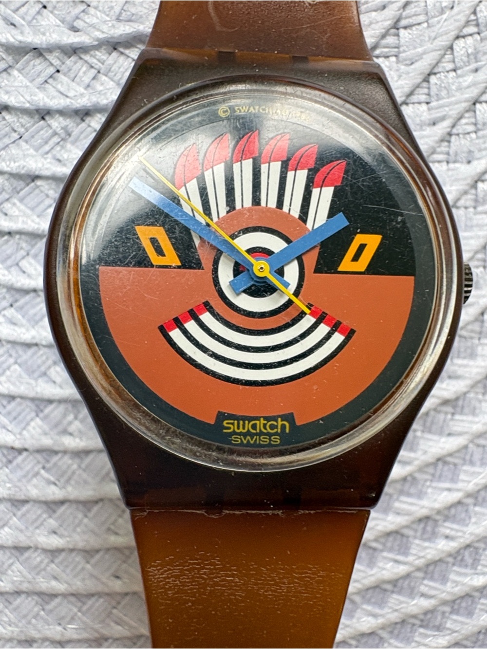 Rare Vintage 1986 Swatch "Ruffled Feathers" Watch GF100